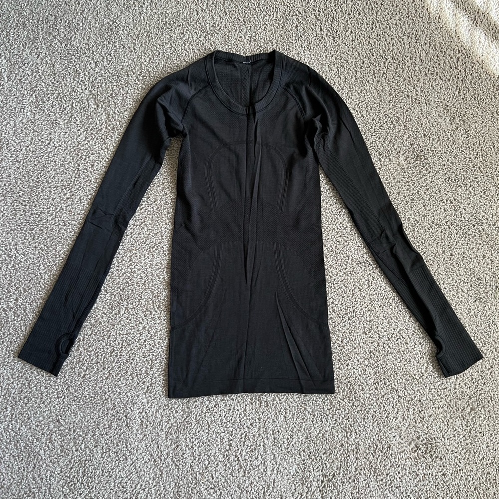 Swiftly Tech Long Sleeve Crew